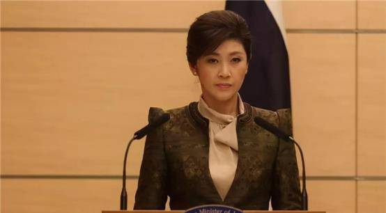 英拉·西那瓦,泰国历史上第一位女总统.
