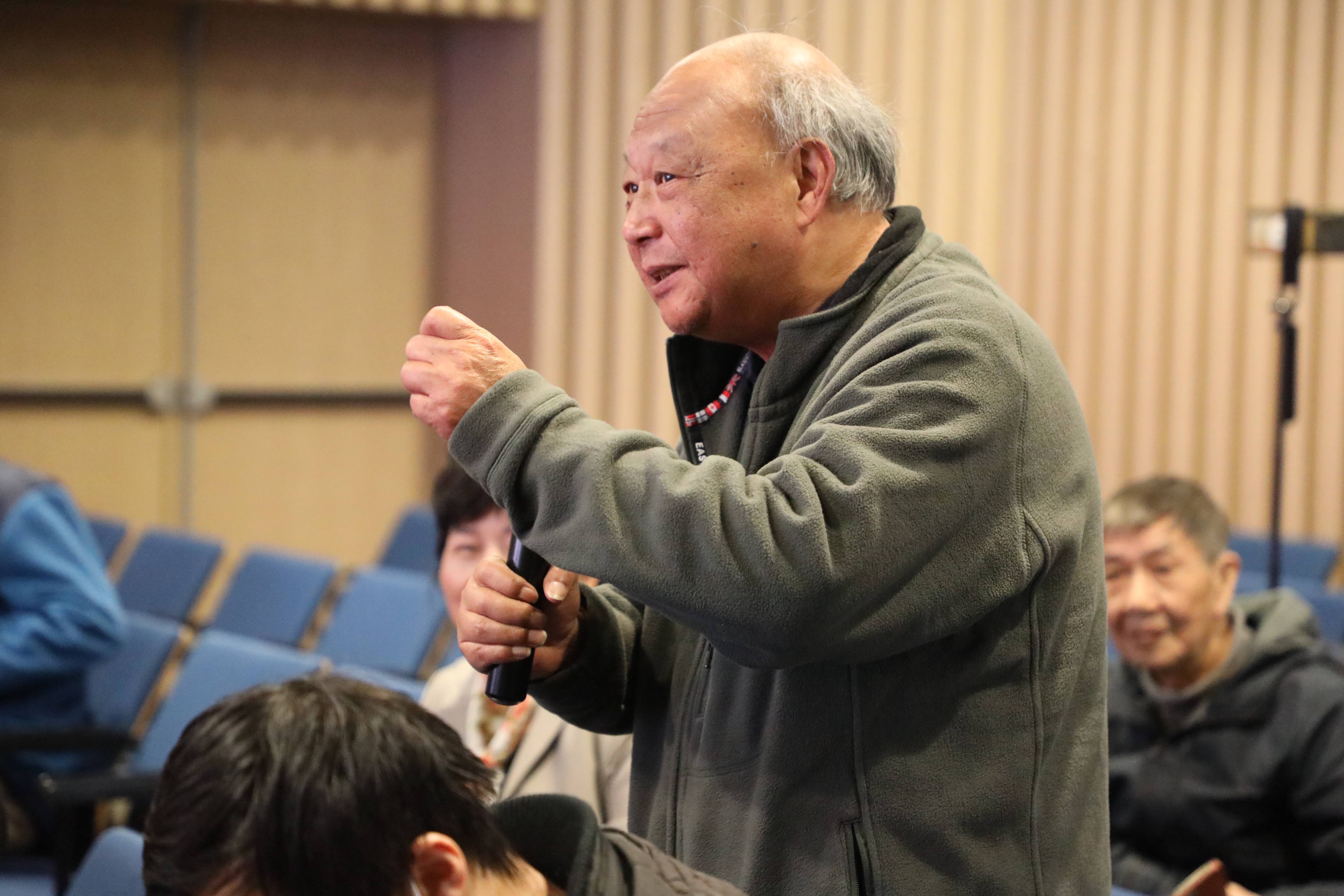 严志明在浦东读书会上点评那个时代那些事摘选