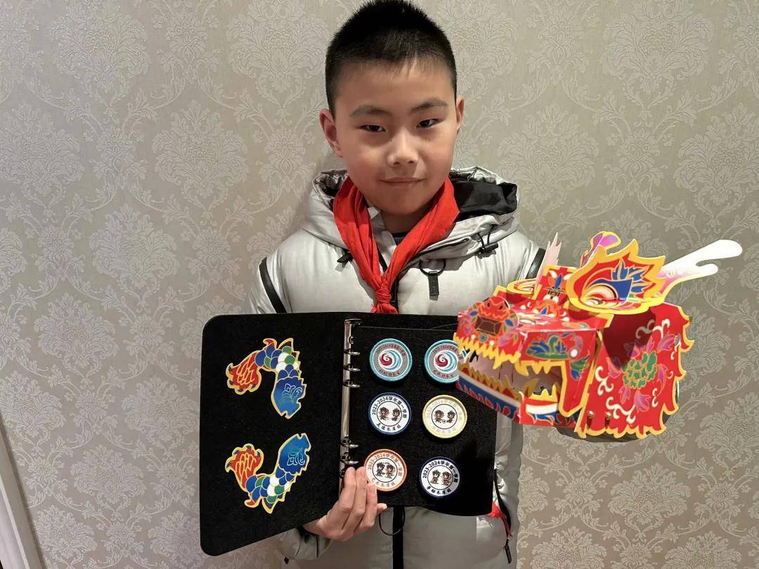 现在让我们一起来欣赏一下朱雀娃们引以为傲的荣誉徽章吧!
