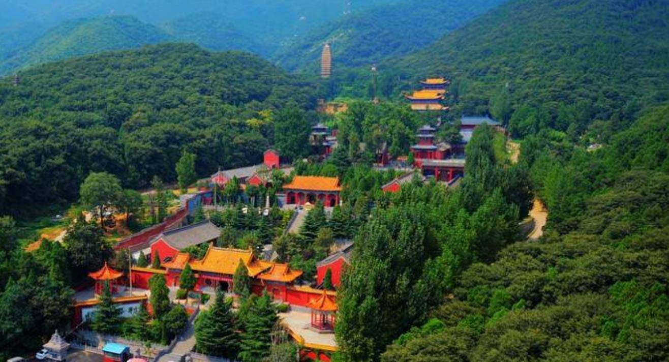 法王寺始建于东汉明帝永平十四年,即公元71年,当时佛教刚刚传入我国不