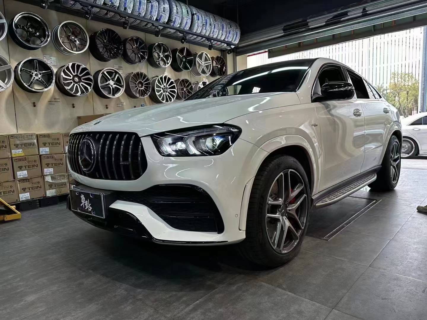 奔驰gle53升级改装gle63原厂前六活塞amg红色刹车卡钳配400刹车盘