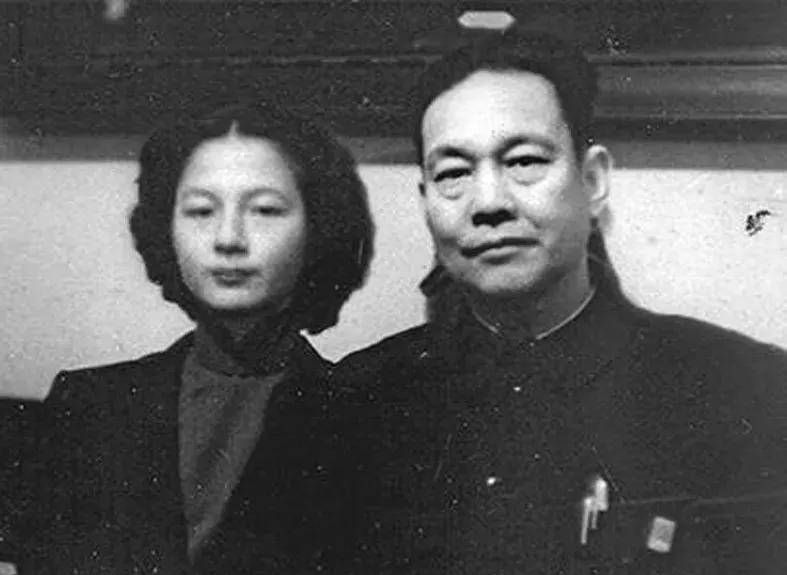 上海交际花爱上戏子京剧艺术家周信芳为爱私奔子女非福即贵