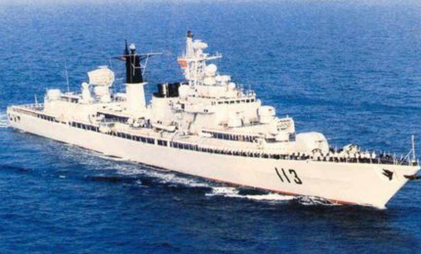 中国舰队首次环球航行过苏伊士运河时竟被美军强行插队