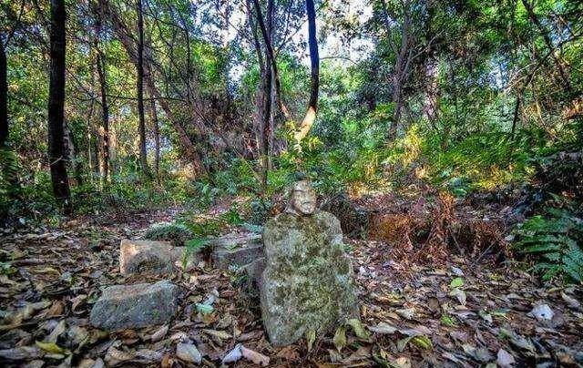 一个不留神就会滑下去.