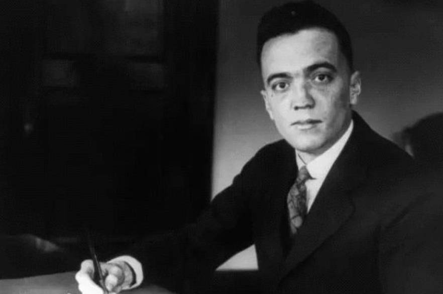 原创美国白道枭雄胡佛统领fbi48年手握无数把柄