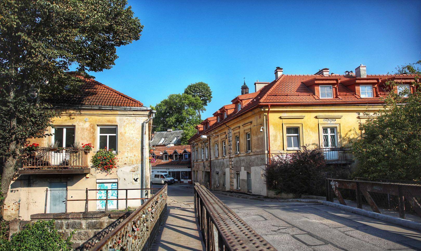 当地人会认为,比他们占地面积小的梵蒂冈,都能够得到世界认可,为什么