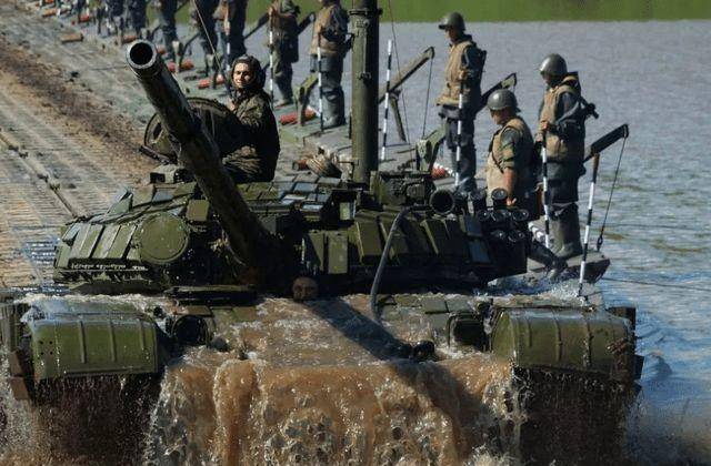 1981年苏联50万大军进行军事演习西欧各国看完后啥反应