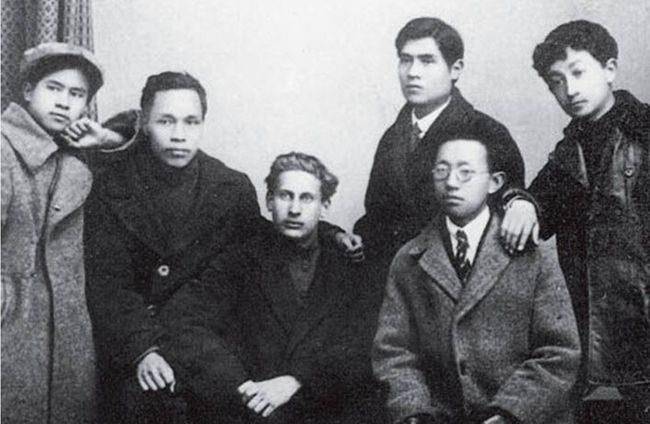 四,英勇就义在1927年的时候,在赵世炎的领导之下,上海工人武装起义