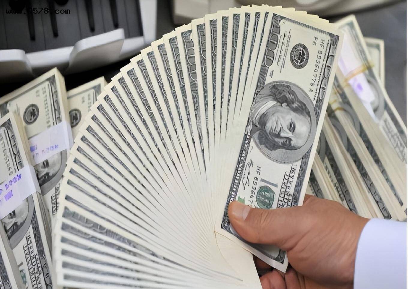 按照官方解释来说,通货膨胀就是:能够造成一国货币贬值的现象,并且,该