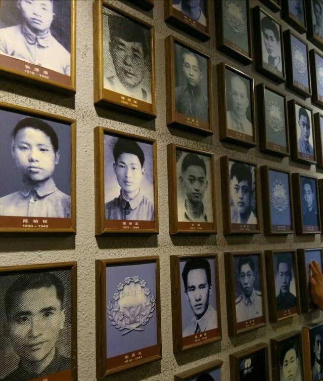 1949年12月1日,胡宗南部队在经过拼死搏杀后,冲进渣滓洞和白公馆.