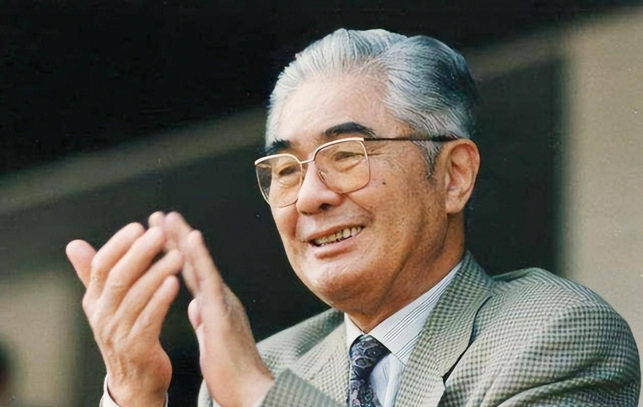 在新中国成立之前,荣氏家族可谓是中国的第一家族,是"民族资本"的典型