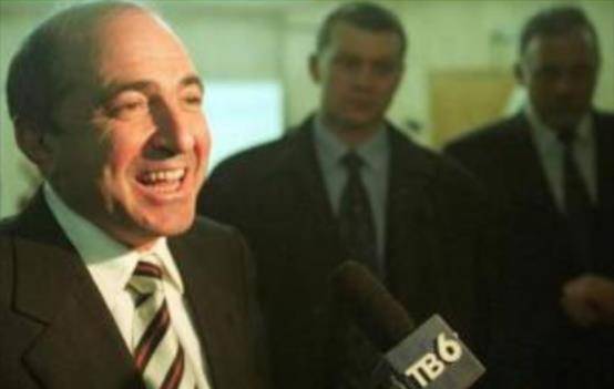 原创寡头之首别列佐夫斯基与普京缠斗13年死前希望能回俄罗斯