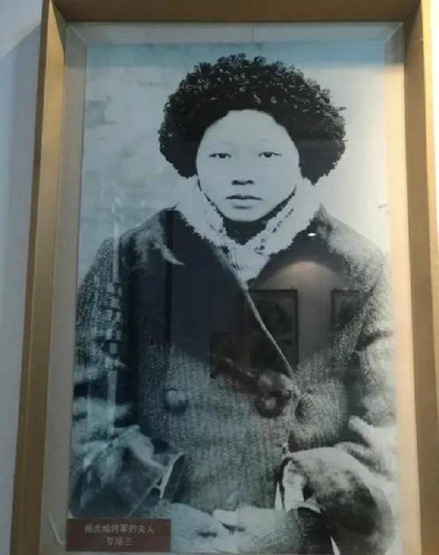 得到这则消息后,孙一莲心中十分不是滋味,她觉得自己对不住张蕙兰小