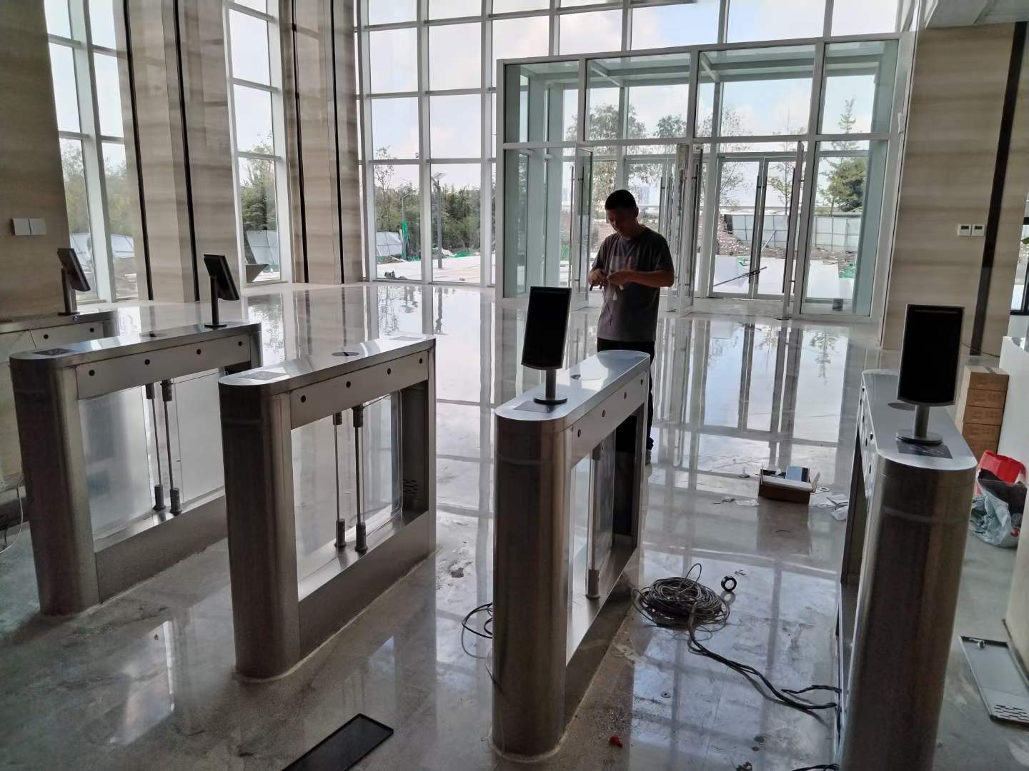 工厂人脸识别闸机科技与生产融合的新趋势