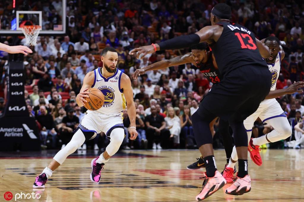 勇士热火激战正酣