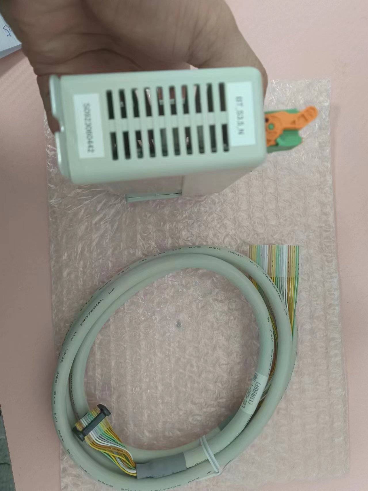 中崎华中事务所供应日本smc电缸驱动器jxc5171ley40c50