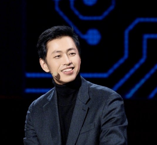 "水哥"王昱珩:20年不上班却成亿万富翁,他凭什么这么狂?