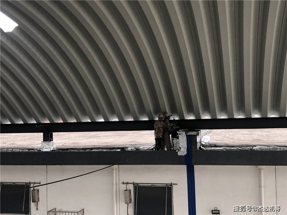 拱形屋顶包人工的优势与不足