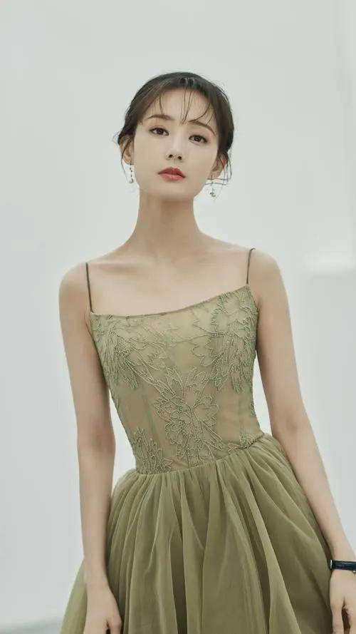 李一桐实力演员的多面魅力