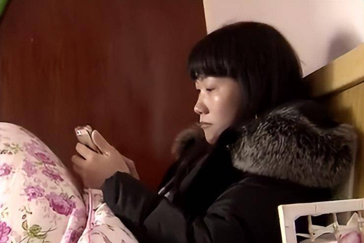 原创18岁少女辍学直播刚入行就月入3万却遭妈妈指责不正经