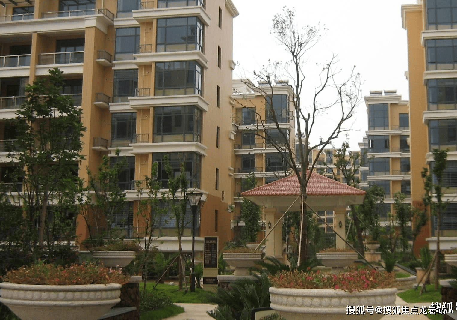 首页鸠江信德华府售楼处电话地址在售户型楼盘最新详情