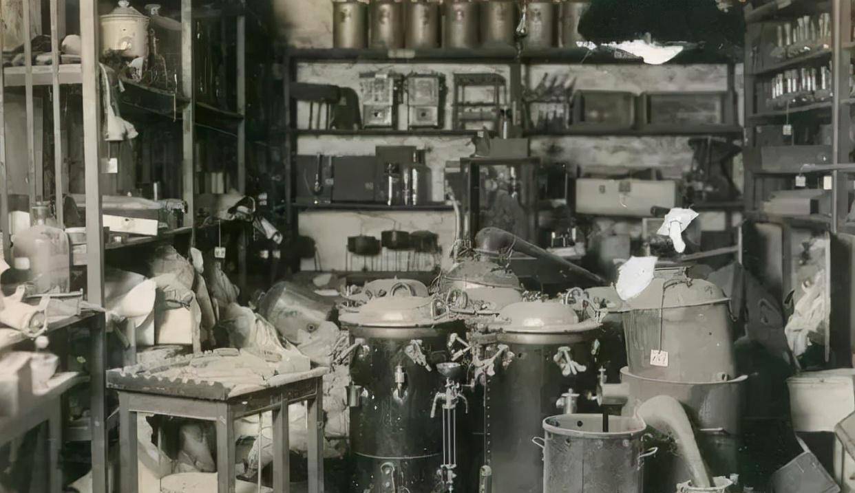 731黑太阳之死亡工厂图片