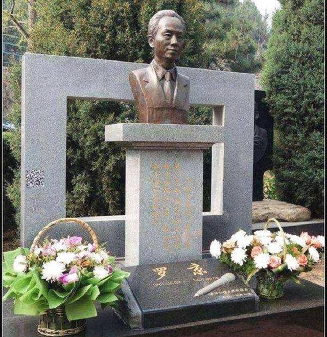 原创央视主持人沈旭华意外推错门走上不归路终年33岁令人叹惜