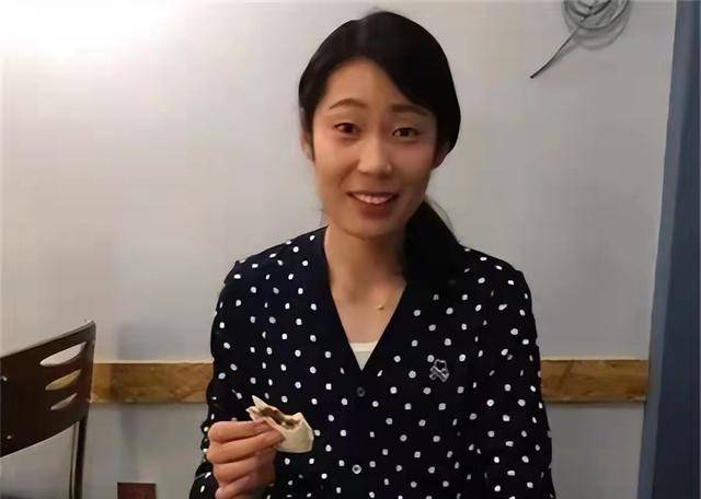 原创父亲为了让她上体校3年骑4万公里三轮车朱婷爸我不会放弃的