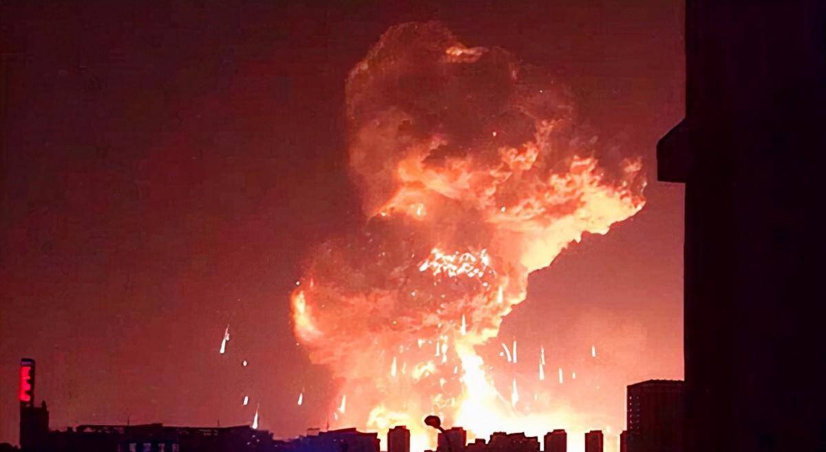 因为一句谎言,出警25人全体牺牲_爆炸声_赵飞_硝化棉