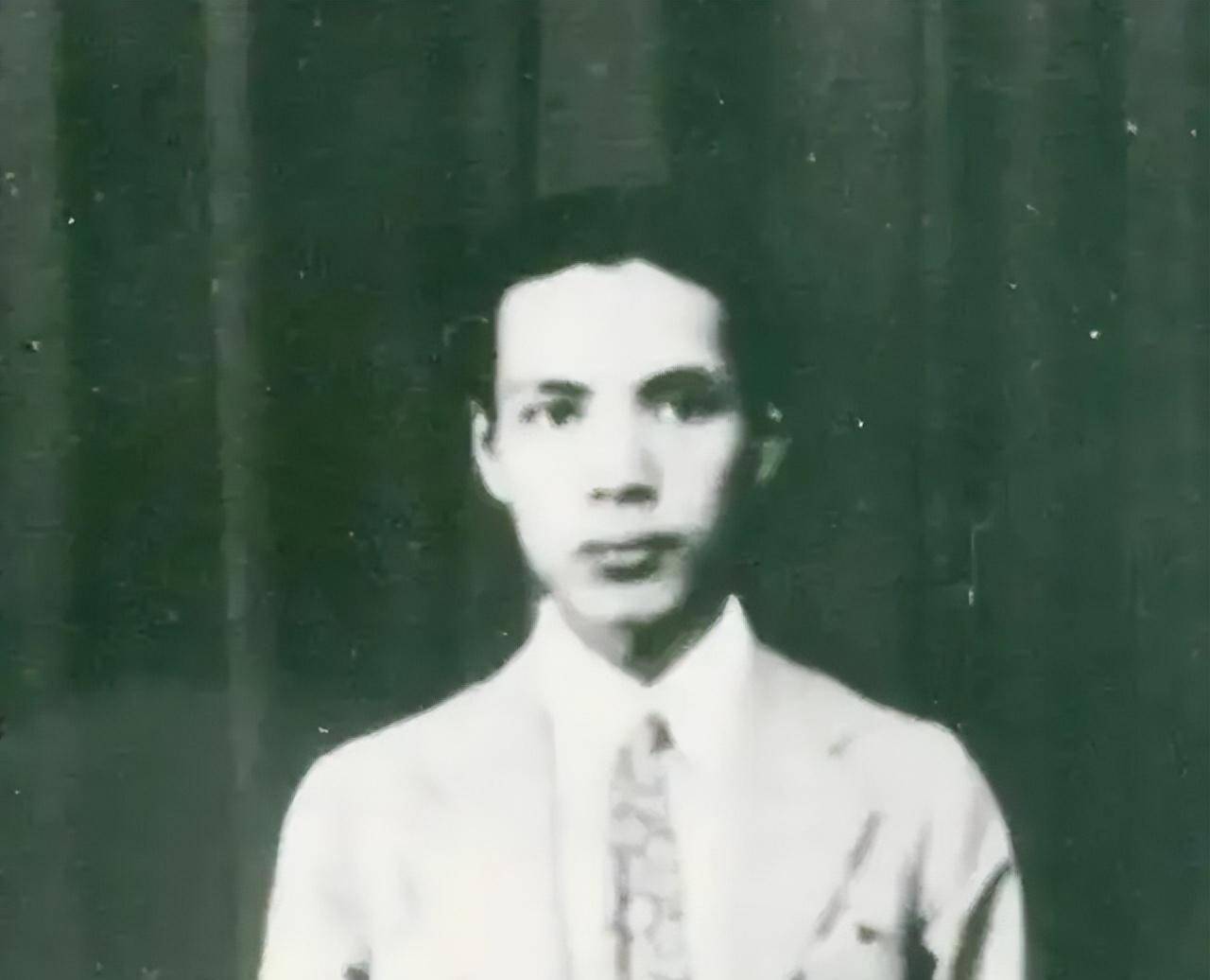 1903年出生于四川高县,李硕勋出生时大清还没有彻底覆灭,但是当时老