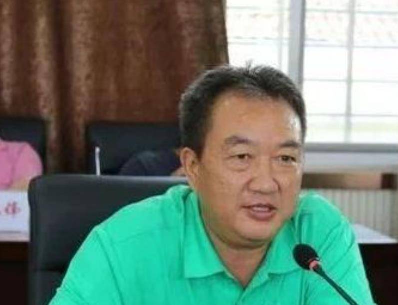 原创有私人飞机不算啥2017年青海首富回乡省亲4年后却欠下221亿债