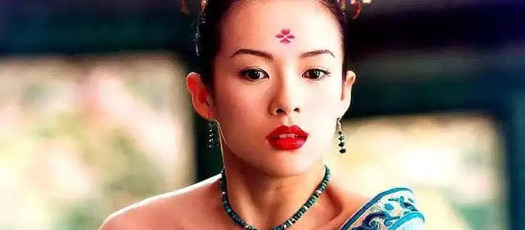 上官婉儿则在疤痕上涂上胭脂,变成了一朵妖艳欲滴的梅花,之后,这种"