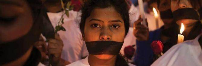 原创印度传奇女匪王11岁嫁人18岁屠杀全村男人32岁当选国会议员