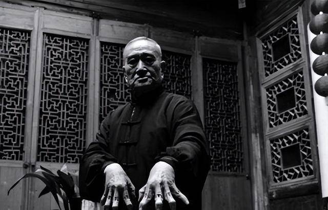 原创陈真原型陈子正曾力证武功比打枪厉害一套鹰爪拳大打四方