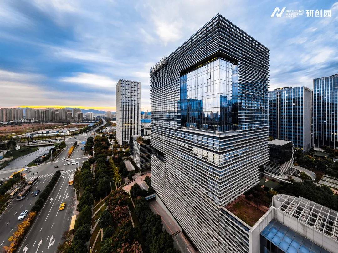 明发国际中心售楼处电话→售楼中心首页网站→楼盘详情→24小时热线