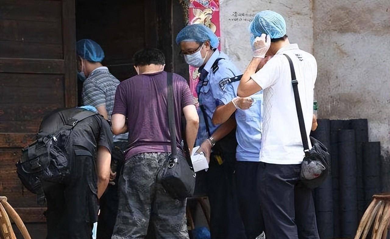 原创原创纪实家中老母亲被打打人者还聚会庆祝男子回家后引发血案