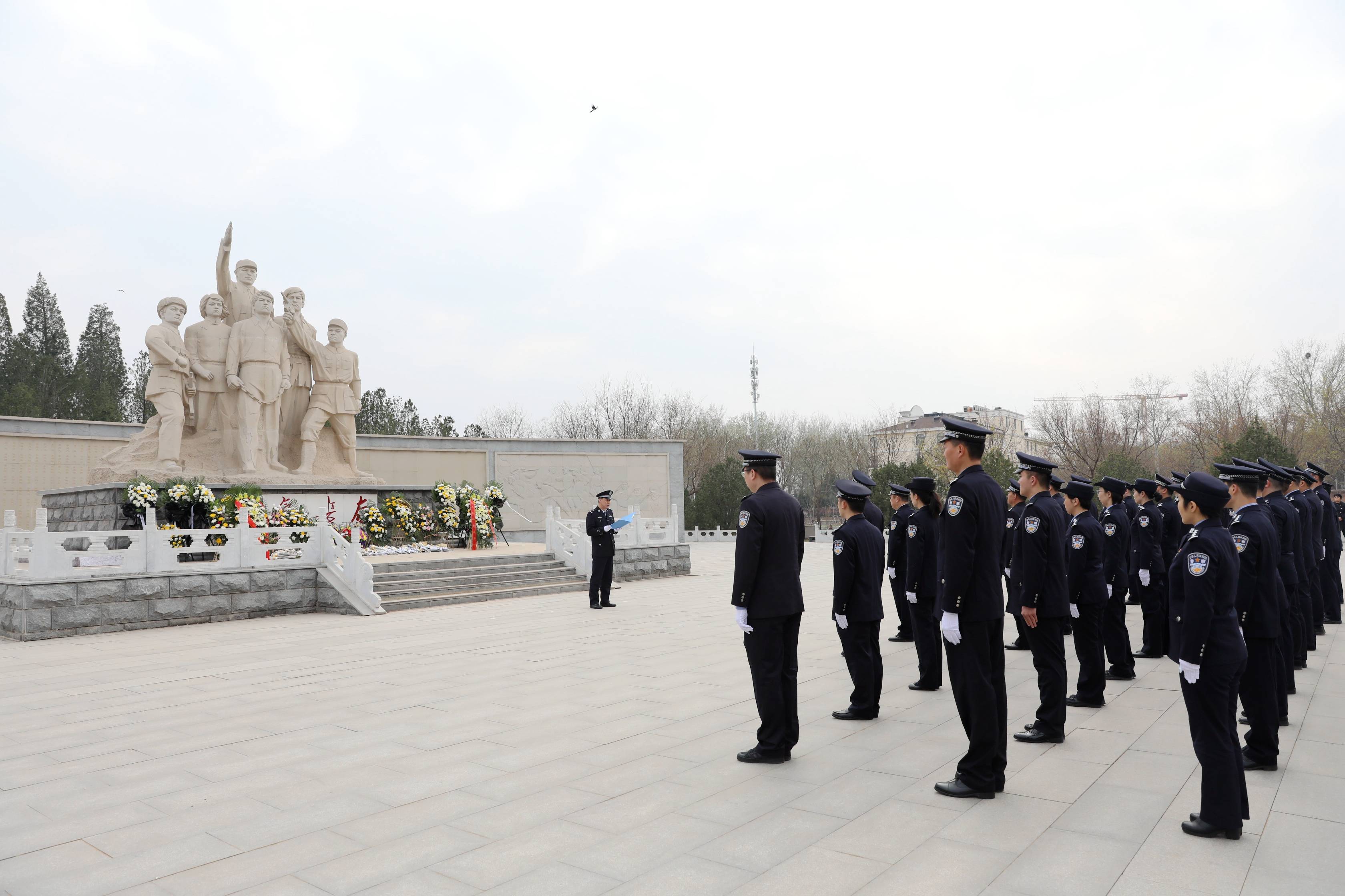清明节北京铁警组织开展赓续先烈精神汲取奋进力量主题党日活动