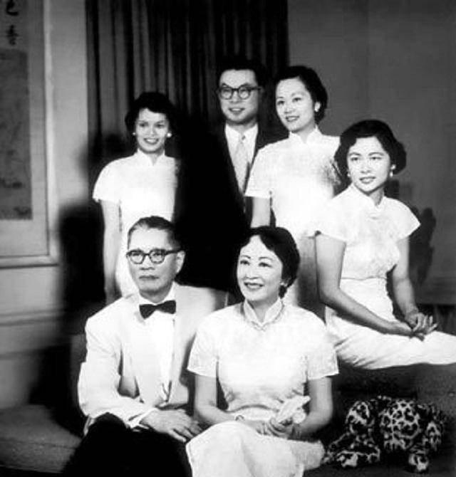 宋子文:一生混迹于商界,政界,晚年却客死他乡,葬礼无一亲人_蒋先生