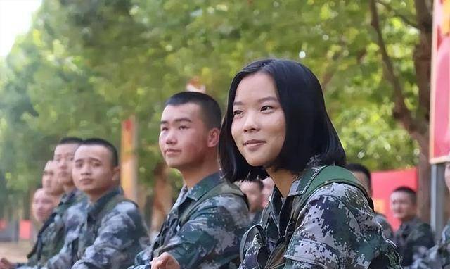 原创李盈高考693分拒绝北大和10万奖学金只为圆梦国防科技大学