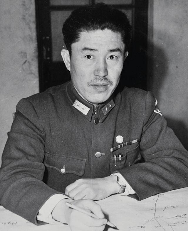 原创原创特务站长当众骂国军头号精锐无用副军长拂袖而去直接率部投诚