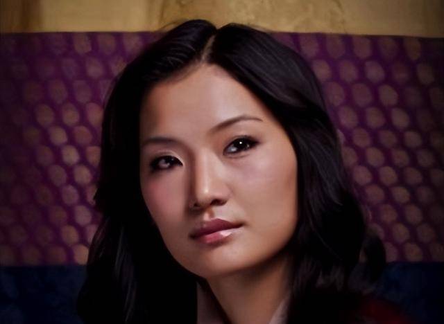 吉格梅打听到,佩玛之父顿珠坚赞本是不丹二世国王王后同父异母的兄弟