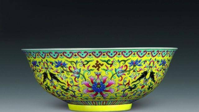 男子花20万买古董给岳父祝寿,却被家人疑买假货,专家:家里有钱_瓷碗