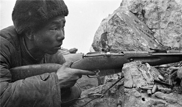 原创原创上甘岭战役首日美军弹坑人海战术损失10兵力无功而返