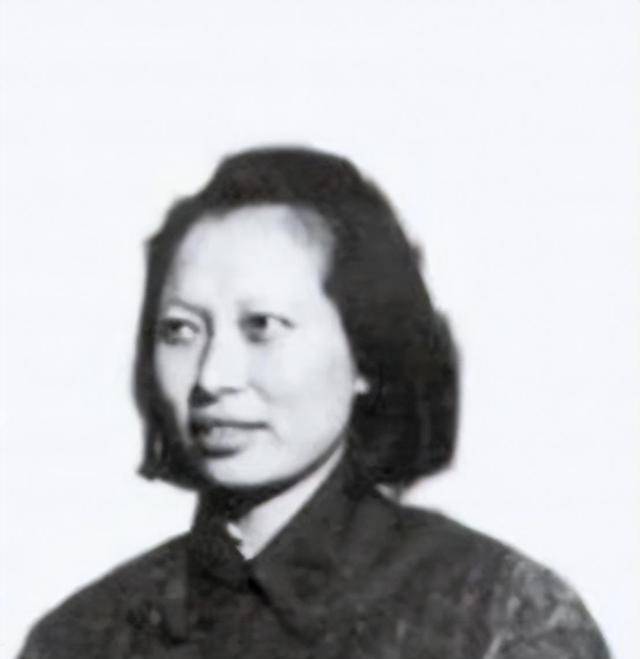 也正是在这短暂的相处中,萧华对英姿飒爽的王新兰生出了不一样的感觉