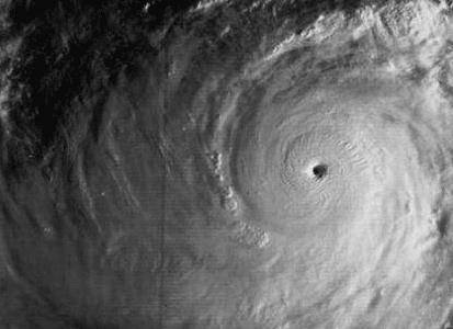 原创原创可以吞掉整个地球的台风最长时整整四万公里持续了三百年