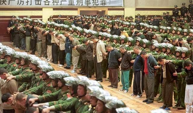 原创原创1983年严打前夕我读高中曾被社会氓流几次殴打至今伤痛难忘