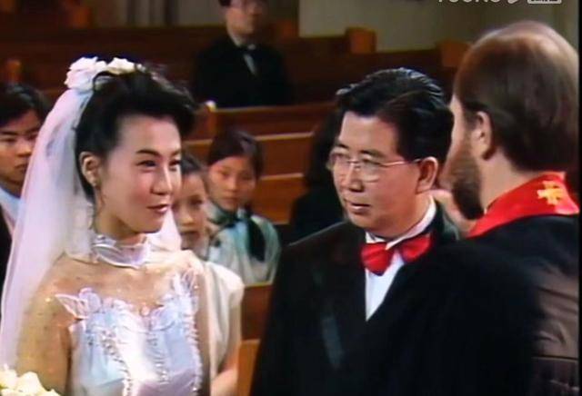 苏小姐才貌双全,为什么嫁给四喜丸子曹元朗?恨嫁女人真是悲哀!_苏文_