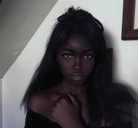 原创原创非洲女孩洛丽塔一张自拍照让世界男人炸锅黑皮肤的她有多美