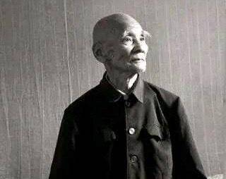 原创1946年我军被30万敌军包围一地主主动站出来我一人能退万军