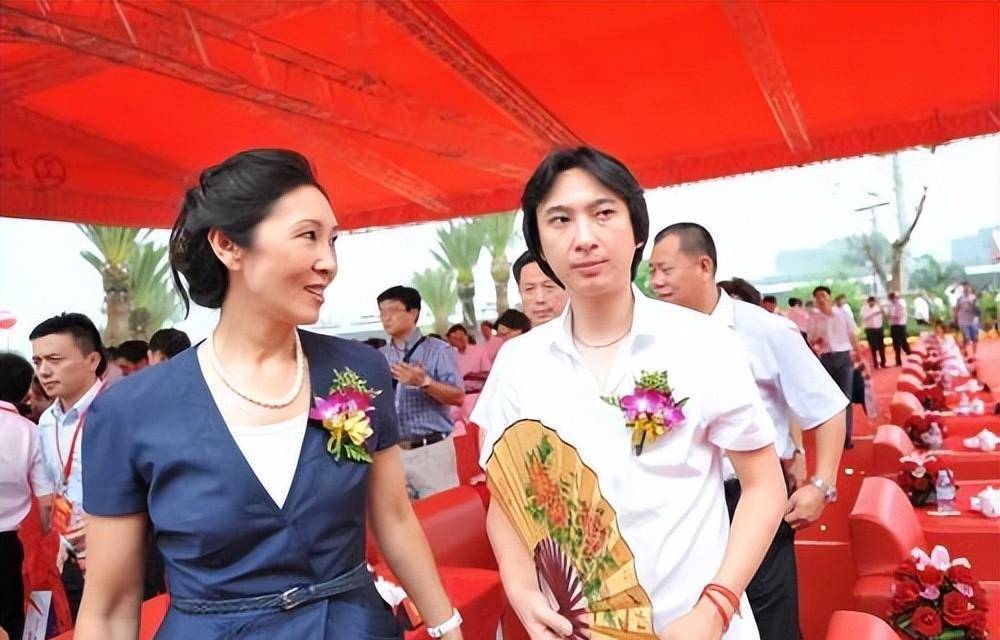 万达之母林宁嫁给王健林生下王思聪替夫还债两千亿